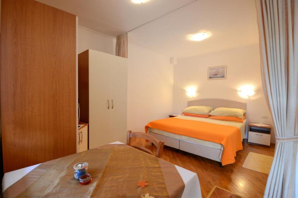Apartments And Rooms Branka Novigrad Istria Eksteriør billede