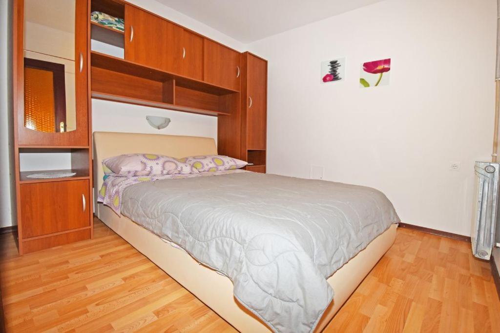 Apartments And Rooms Branka Novigrad Istria Eksteriør billede